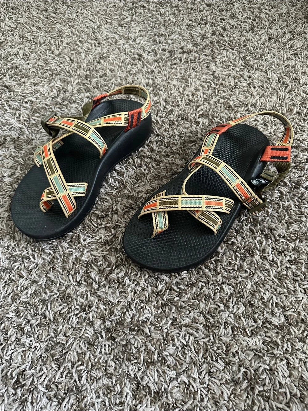 Men’s Chaco multi-colored sandles with toe strap